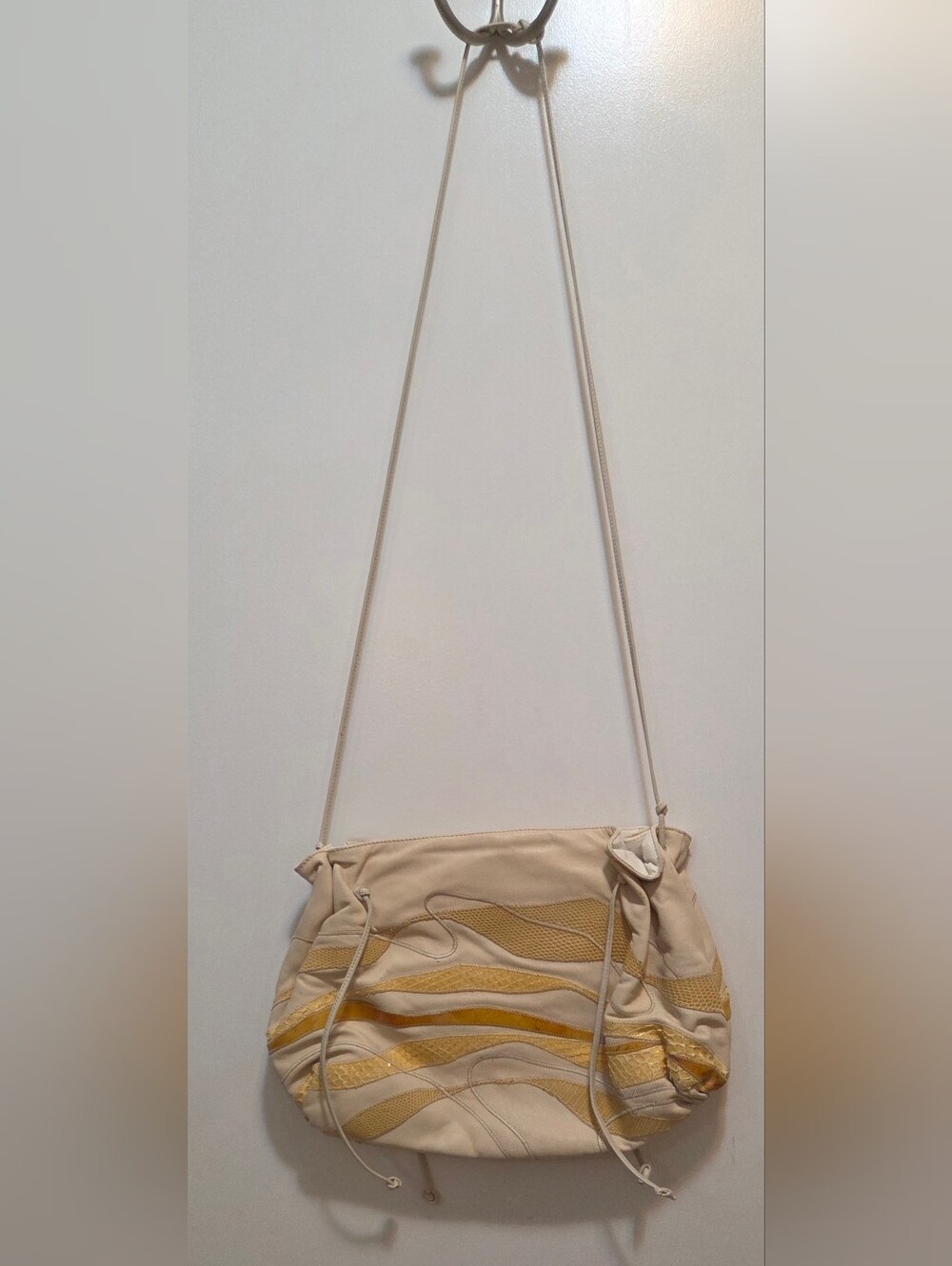 VINTAGE Carlos Falchi Women's Cream Drawstring Crossbody Bag